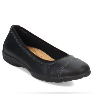Clarks Women's Meadow Opal Ballet Flat
Size 9W